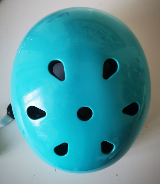 протектори за ръце и крака и каска