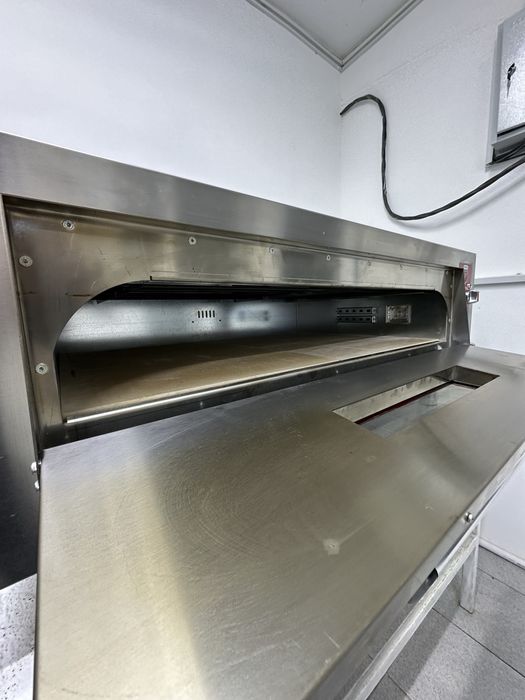 Продаю профессиональную печь для пиццы