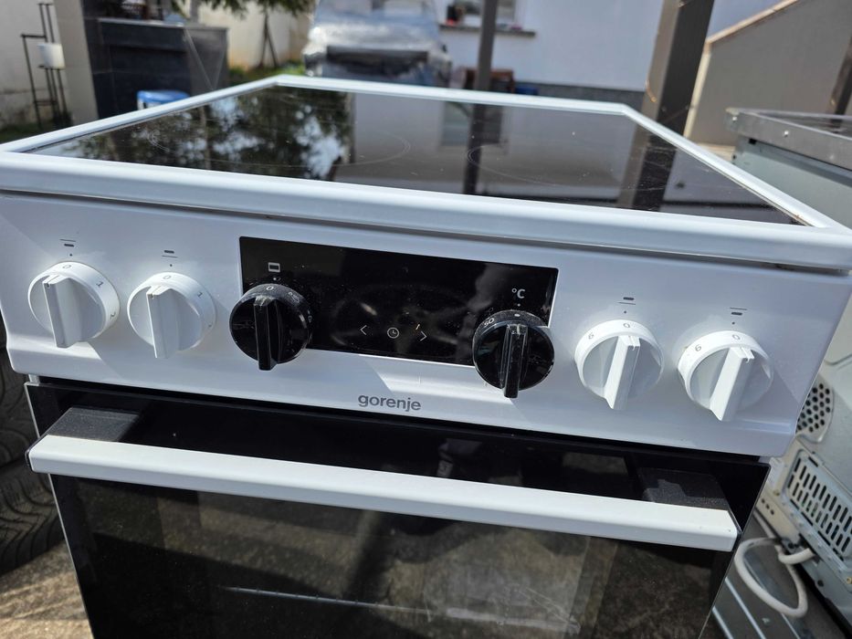 Печка с керамичен плот Gorenje