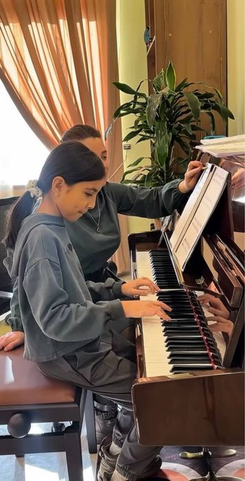 Обучение игре на фортепиано, уроки музыки