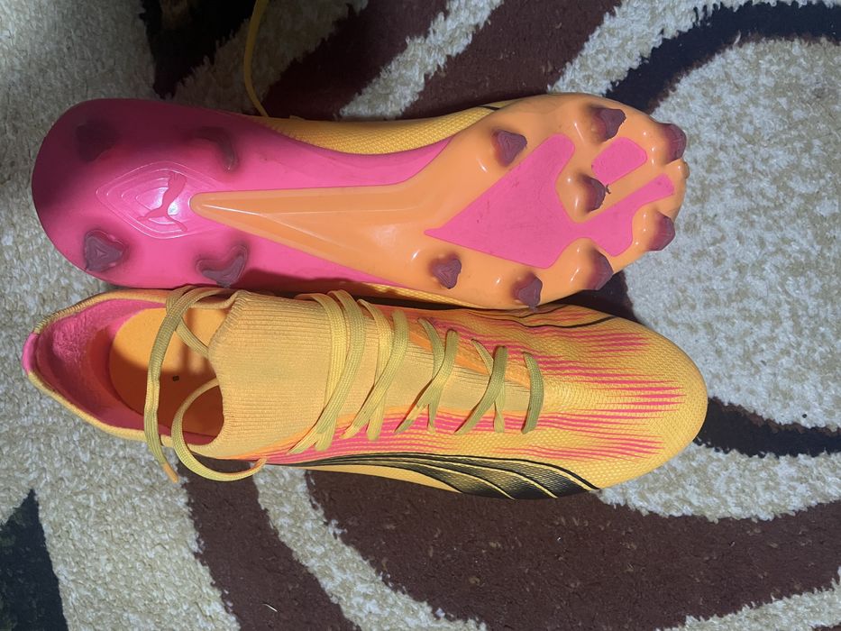 Ghete fotbal Puma Ultra marimea 44.5
