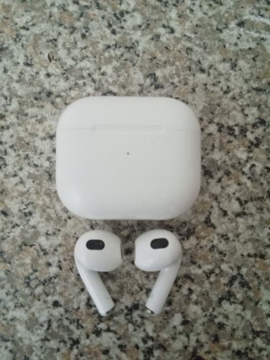 Продаются наушники Apple air pods 3