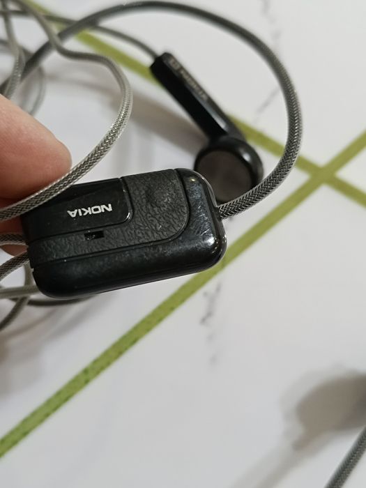 Наушники Nokia срочно продам