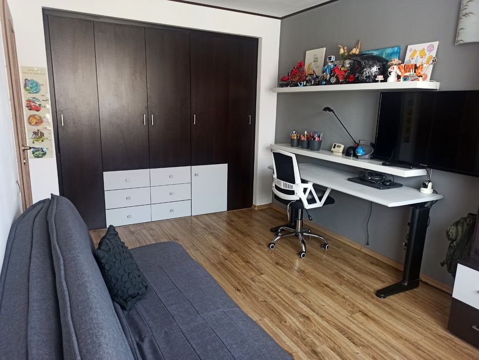 Inchiriez Apartament 2 camere etajul 2