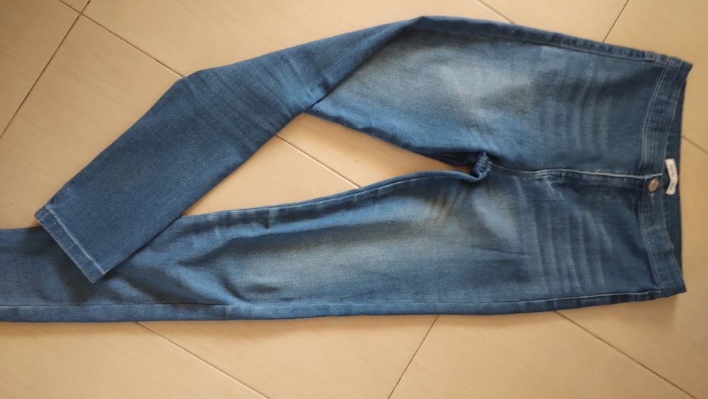 Лот от дънки, анцуг и клин(Zara, Sinsay) всичко за 18 лв