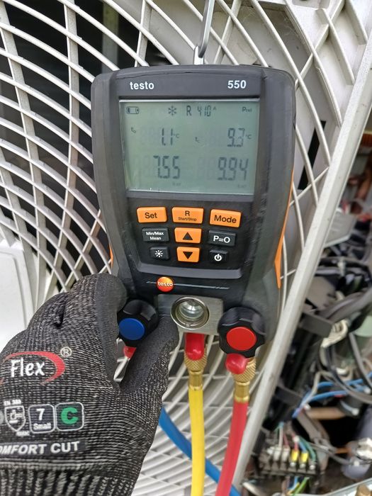 Montaj aer condiționat și mentananță/igienizare.