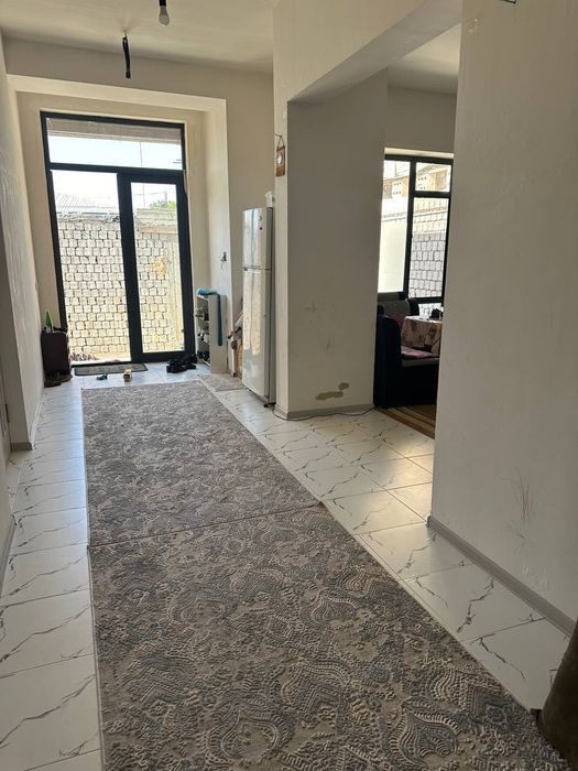 Samarqand Darvoza ko'chasida uy sotiladi