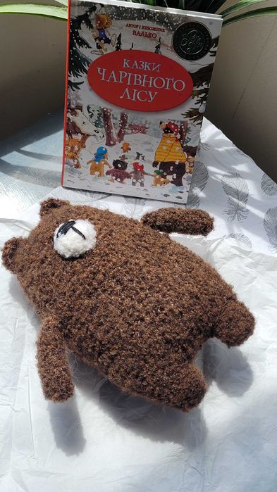 Мече на една кука