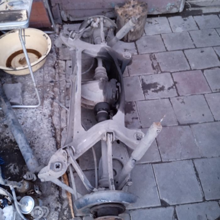 Запчасти Мерседес 124
