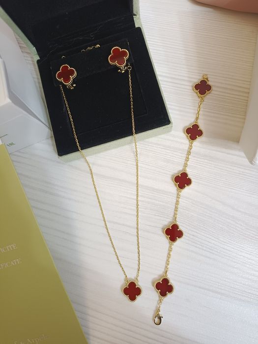 Продам набор серебро 925. Новое . Уступлю