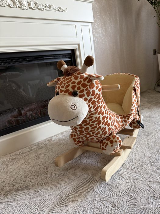 Качалка жираф. В идеальном состоянии. С музыкой. Натуральные материалы
