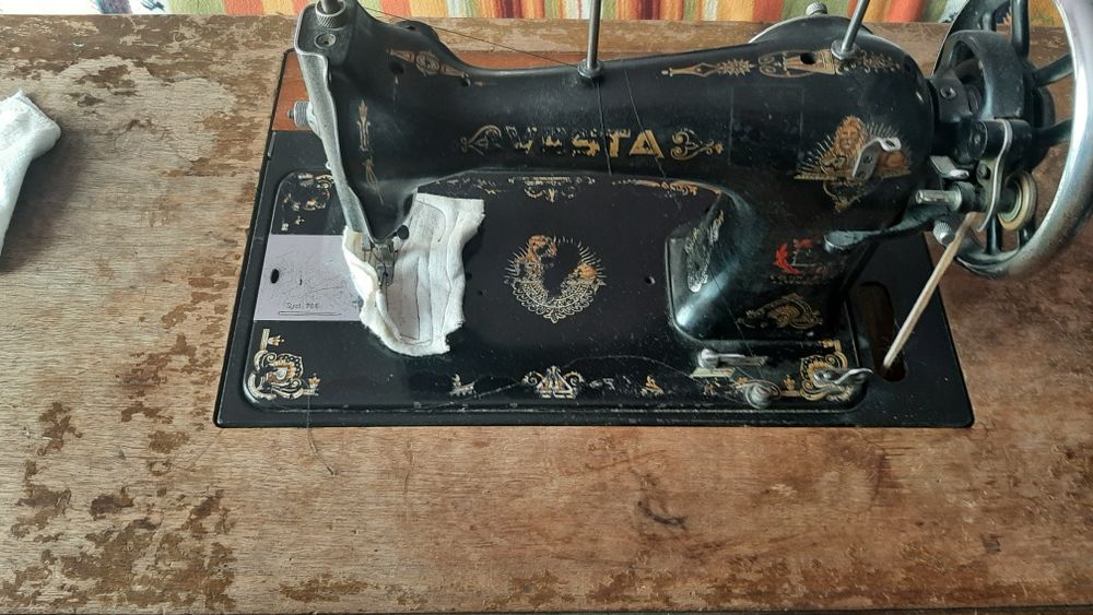 Masina de cusut veche