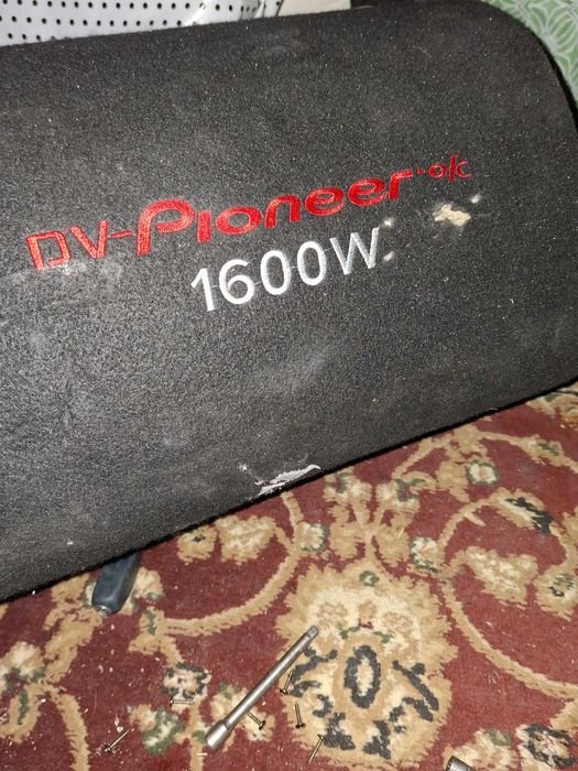 Сабуфер 1600w  .