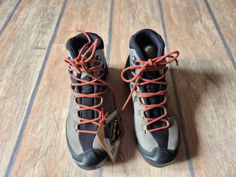 продавам НОВИ обувки за трекинг MAMMUT и BERGHAUS