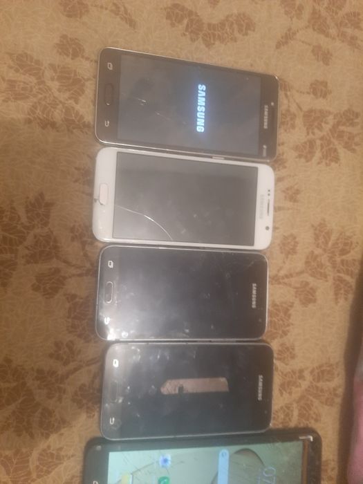 Продам планшет 2 и телефоны