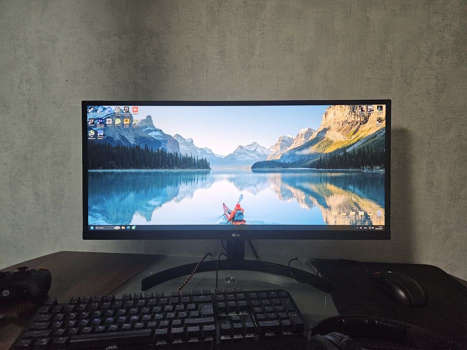 Монитор LG UltraWide 29" (29WL500-B)