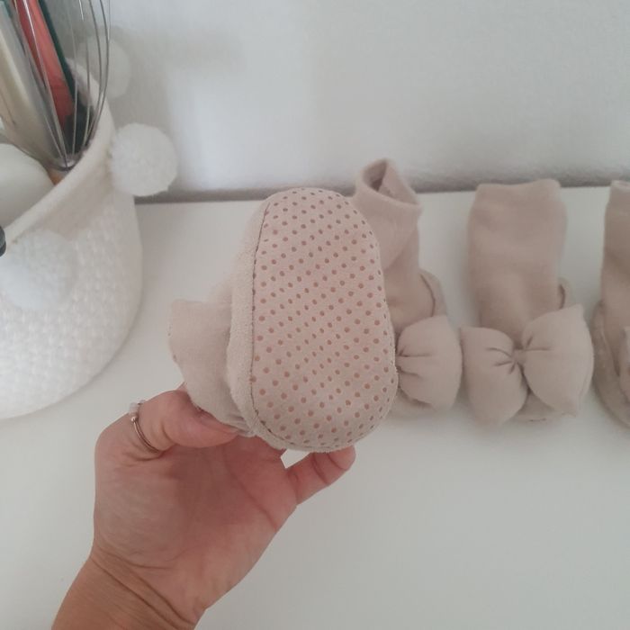 Кокетни бебешки обувки тип чорап