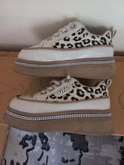 Детская обувь (кроссовки) для девочек