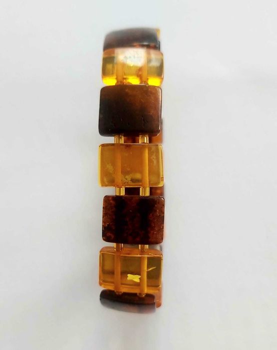 Гривна от естествен полиран кехлибар