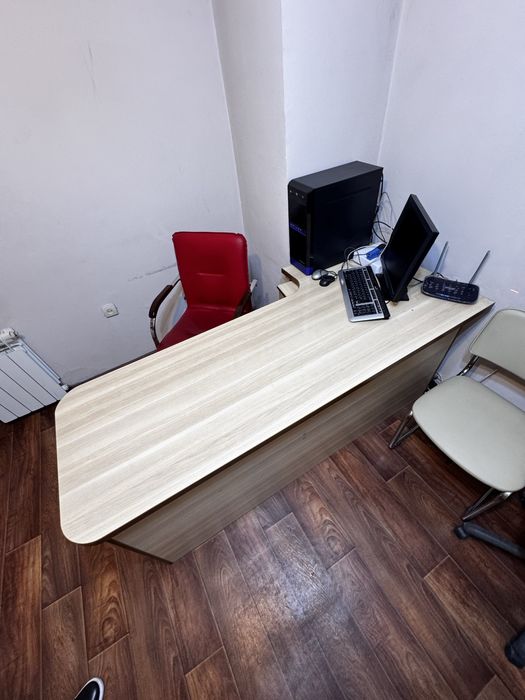 Стол для кабинета/офиса