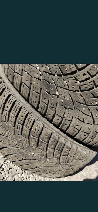 Продам пару зимних шин