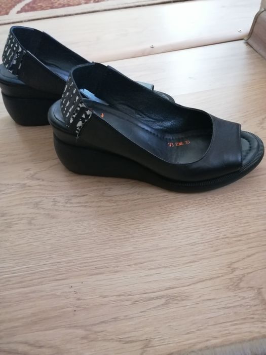 Продам босоножки