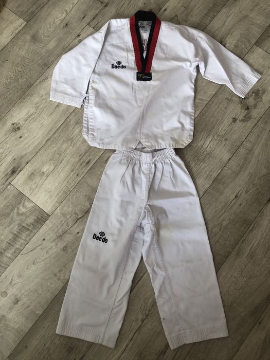 Форма для Тэквандо.