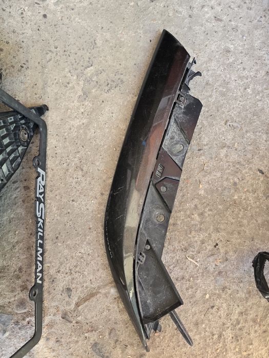 Букви Рам лайсна и скоба броня