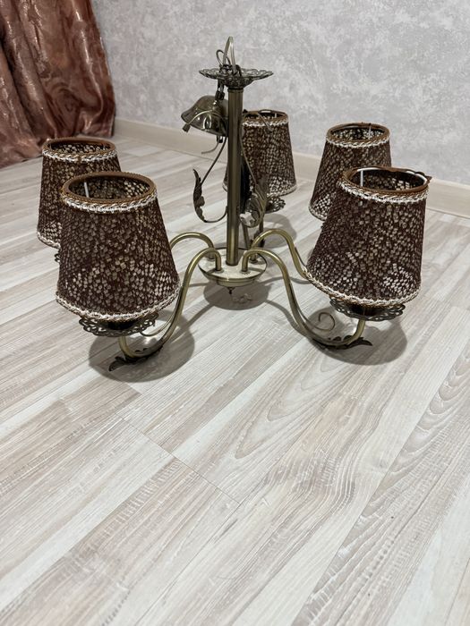 Люстра для дома зала