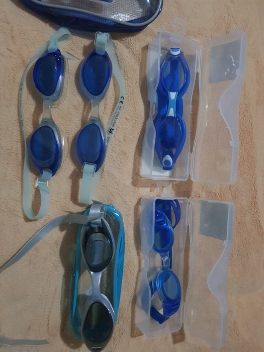 Очки и  заглушки для плавания