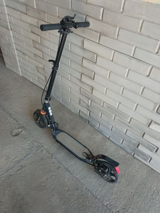 Продаётся самокат.