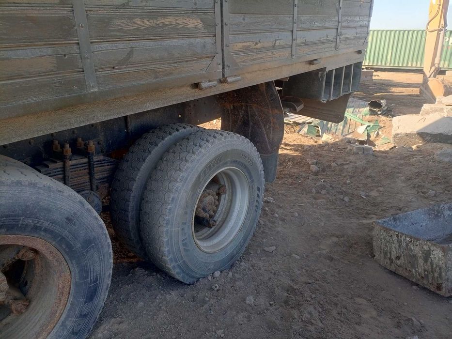 КАМАЗ сотилади прицеп билан срочно 1997