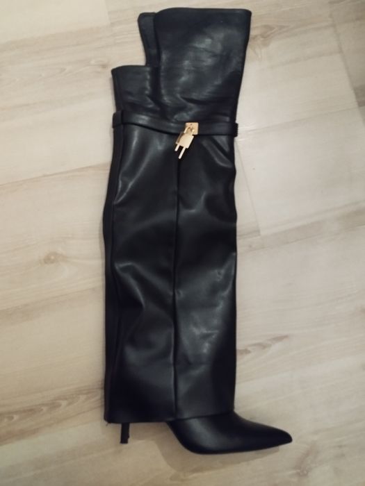 Черни чизми ботуши