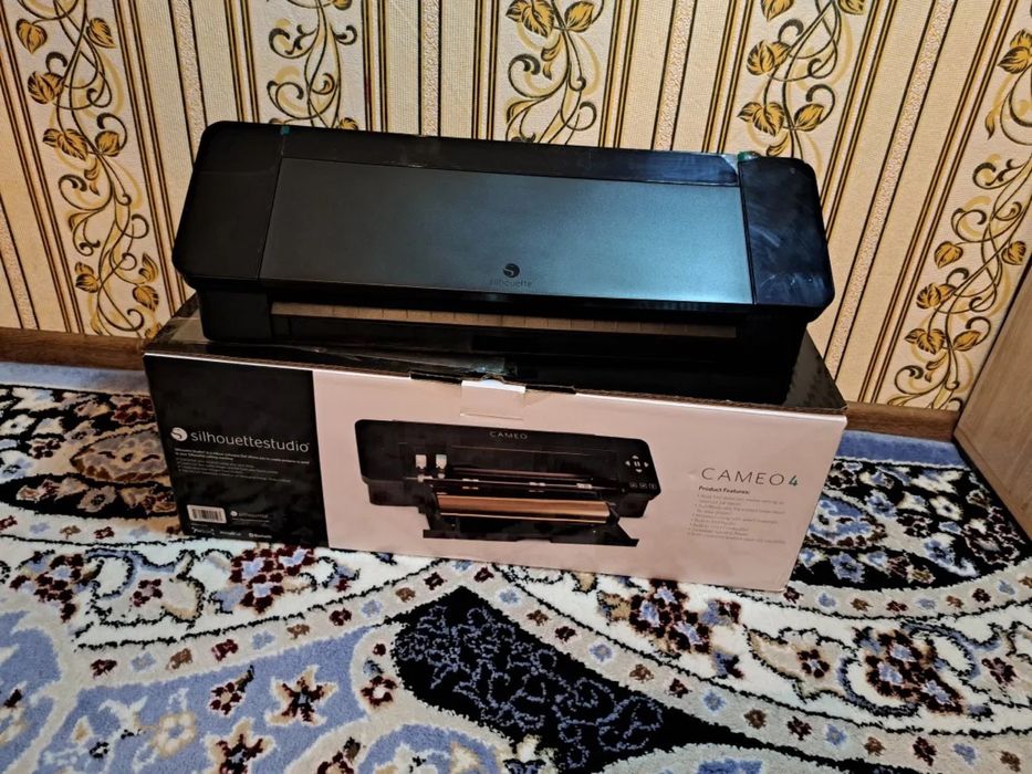 Плоттер Silhouette Cameo 4