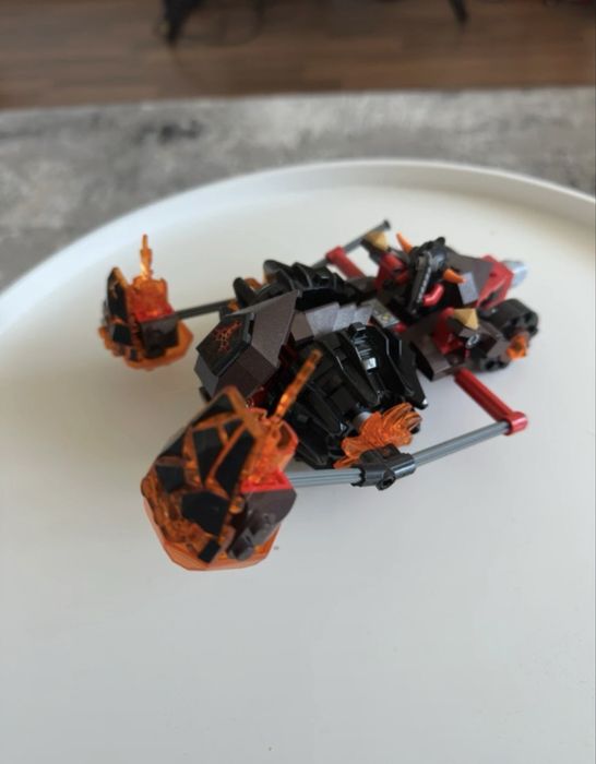Vand Lego cu codul 70313 Moltor’s Lava Smasher
