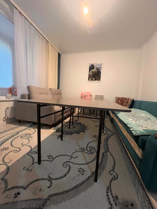 Срочно продам книжный стол