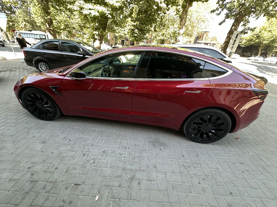 Tesla model 3 Long Range