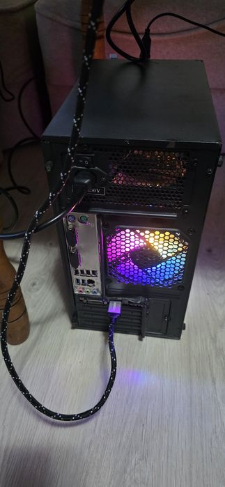 Vând Calculator pentru mai multe detalii în privat