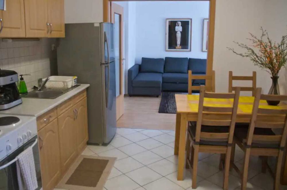 Дава се под наем Двустаен апартамент в Пловдив, Изгрев - 58 кв.м за 219.3 € - Снимка #2