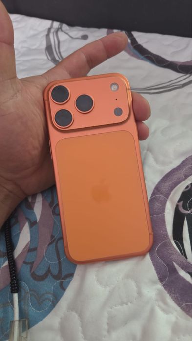 Iphone 17 pro с каробкой