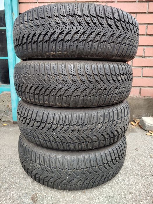 Продавам 4 зимни гуми 165/65/14 Kumho