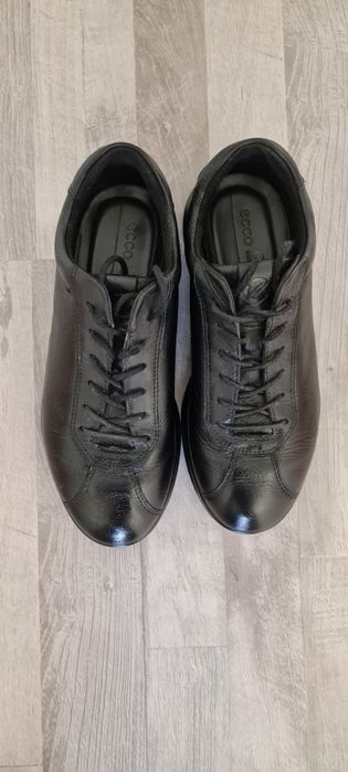 Женские кожаные кроссовки Ecco