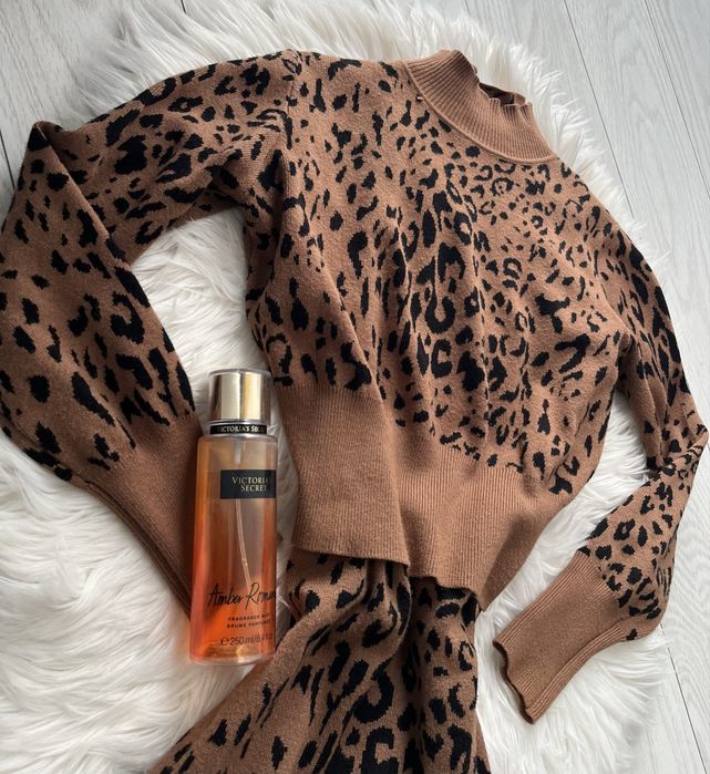 Compleu superb rochie si pulover, marimea S/M