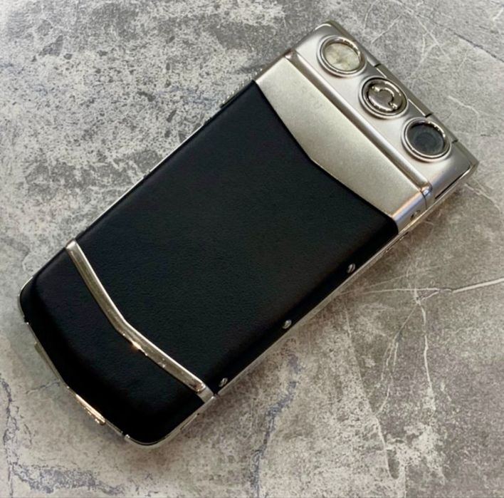 Vertu Ayxta