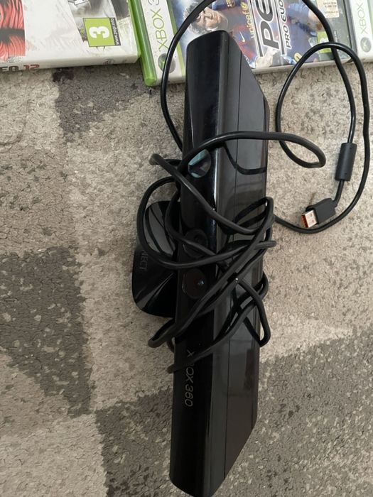 XBOX 360 +KINECT+Multe jocuri.