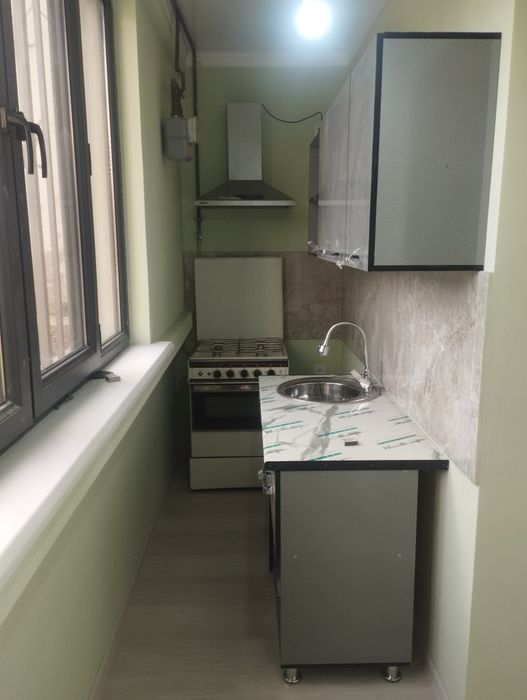 ЦДВА да   Ешлар марказини олдида кв ижарага Берилади 2 хона