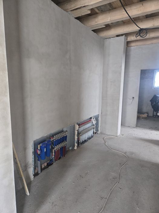 Vând casa semifinisata