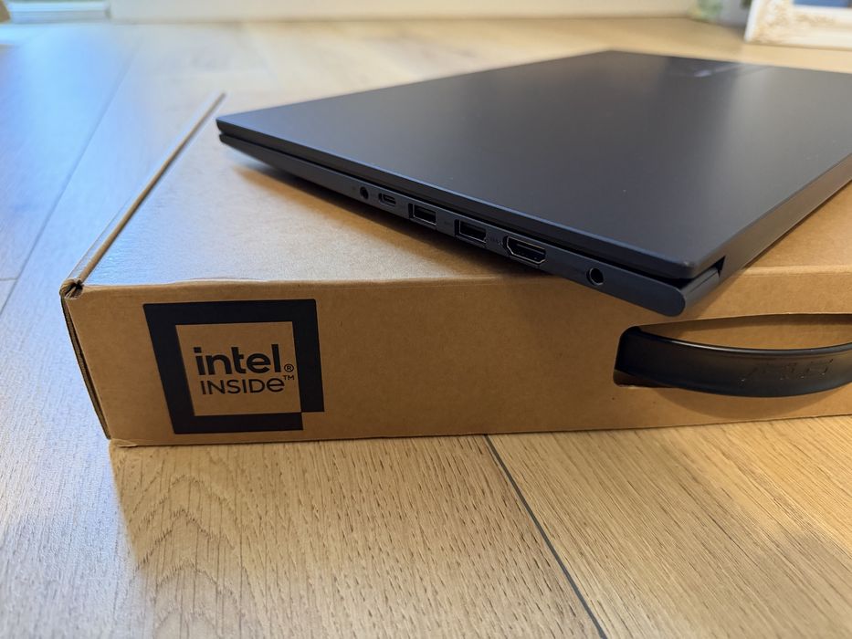 Vand Laptop ASUS i7 / 16GB / 1TB SSD