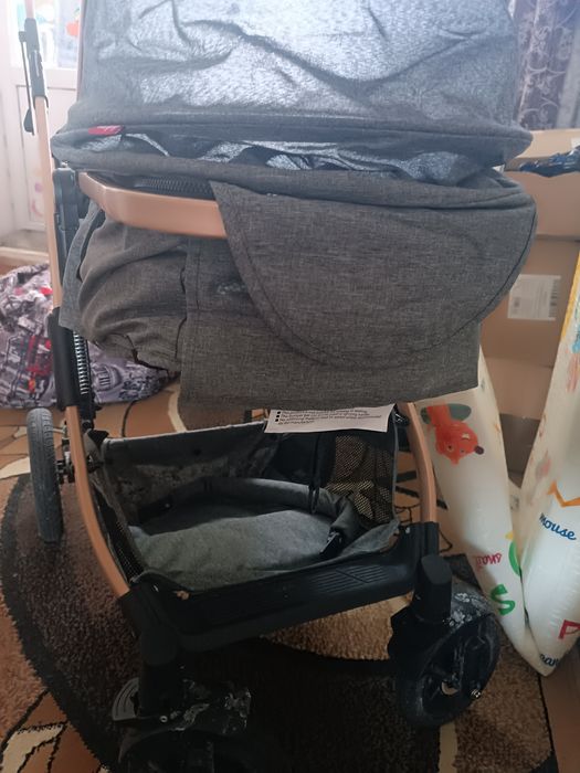 Продам коляску , зима лето