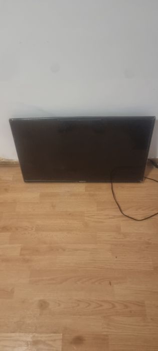 3 televizoare diagonala 81